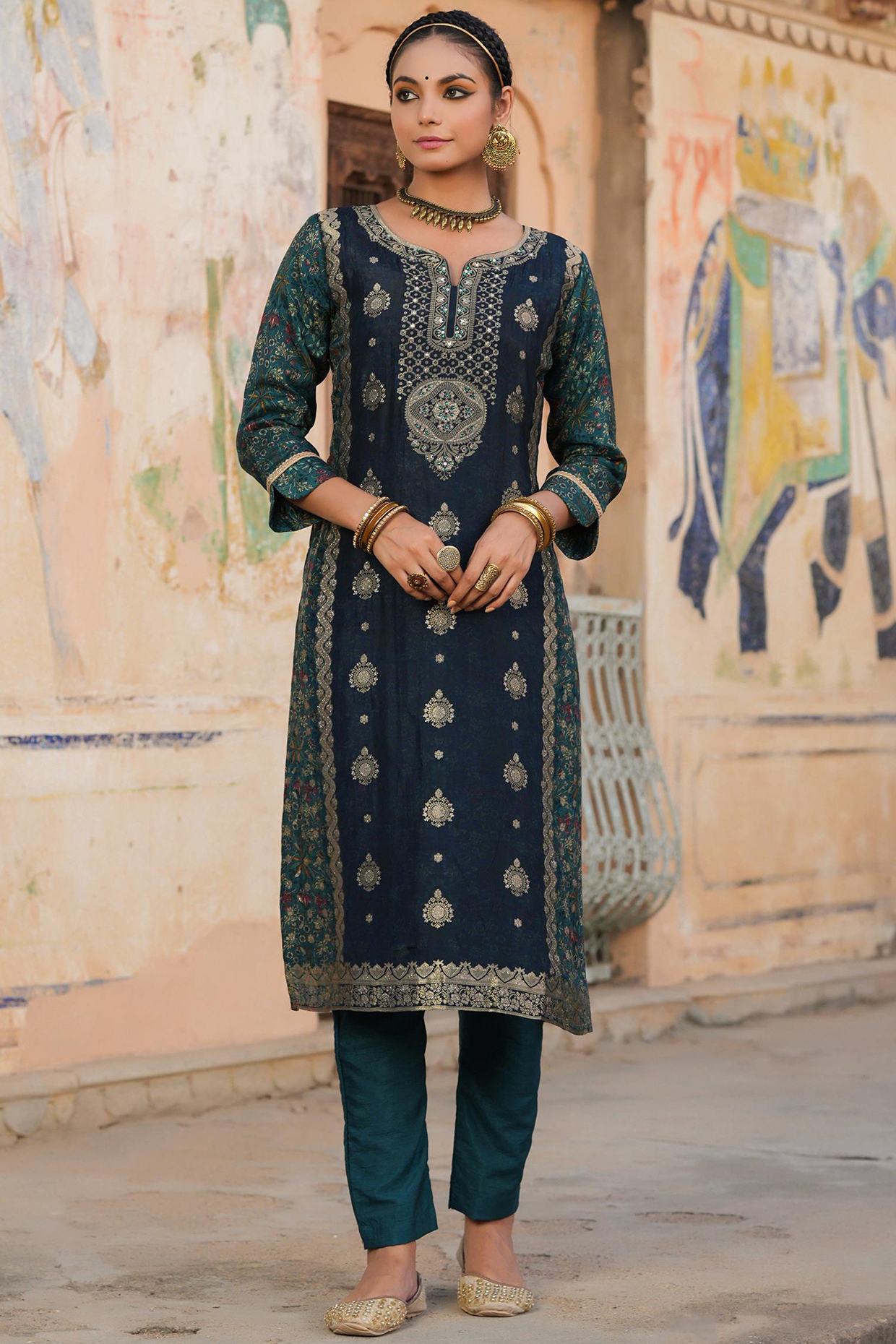 Teal Printed Kurta Set by Scakhi Luxe at Pernia's Pop Up Shop