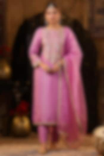 Mauve Dupion Silk Dori & Gota Patti Embroidered Kurta Set by Scakhi Luxe at Pernia's Pop Up Shop