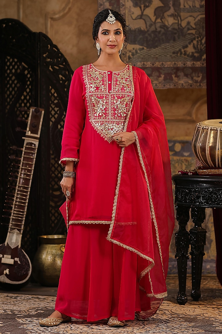 Fuchsia Georgette Gota Patti Embroidered Kurta Set by Scakhi at Pernia's Pop Up Shop