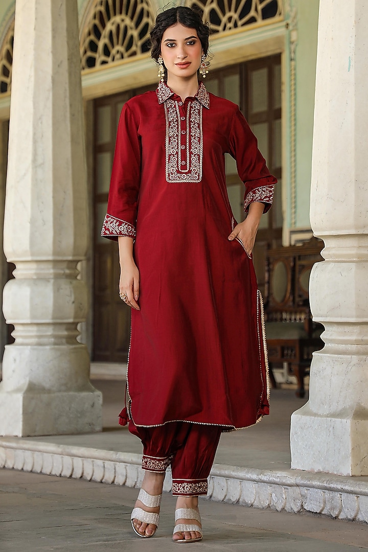 Maroon Modal Chanderi Embellished Pathani Kurta Set by Scakhi Luxe at Pernia's Pop Up Shop