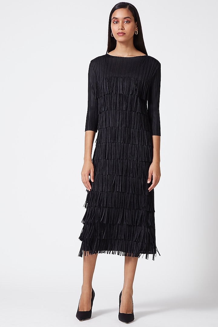 Black Polyester Knee Length Dress by Scarlet Sage at Pernia's Pop Up Shop 2026 Black Polyester Knee Length Dress by Scarlet Sage at Pernia's Pop Up Shop 2026