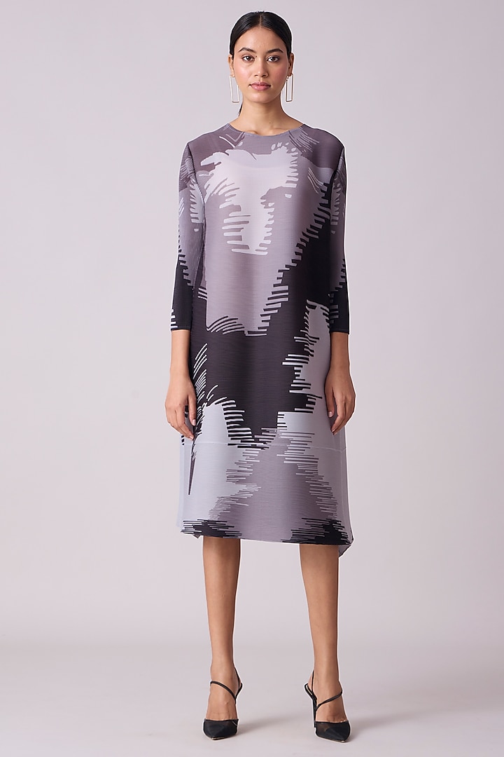 Monochrome Polyester Knee-Length Dress by Scarlet Sage