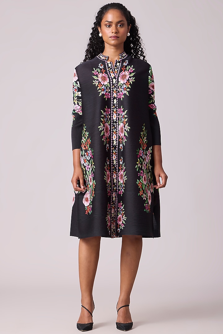 Black Polyester Floral Printed Knee-Length Dress by Scarlet Sage