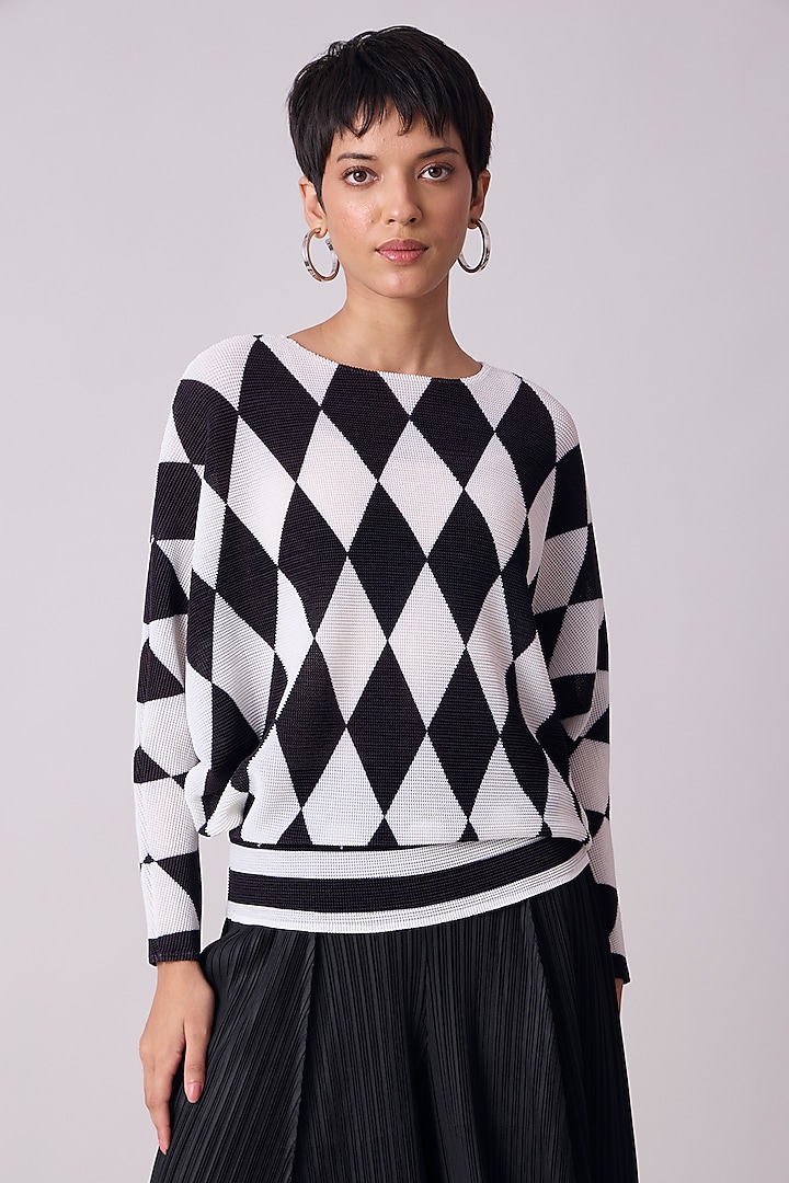 Black & White Polyester Top by Scarlet Sage