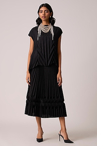 Black Polyester Chevron Pleated Skirt Set by Scarlet Sage