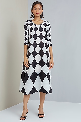 Black & White Polyester Flared Dress by Scarlet Sage