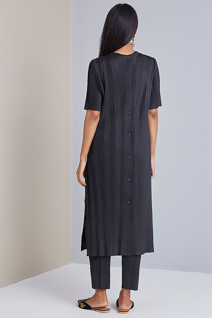 Black A-Line Kurta Set by Scarlet Sage at Pernia's Pop Up Shop