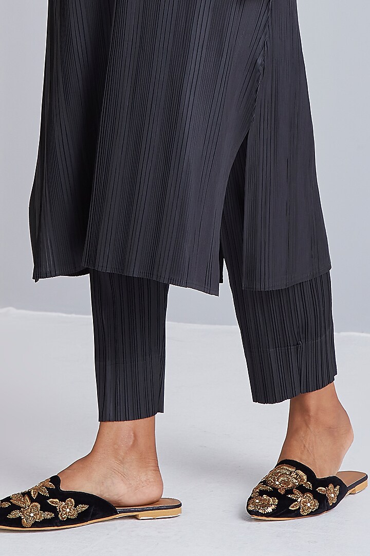 Black A-Line Kurta Set by Scarlet Sage at Pernia's Pop Up Shop