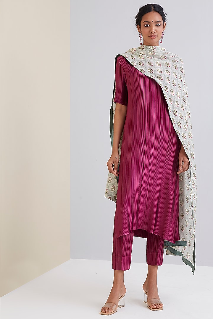 Magenta A-Line Kurta Set by Scarlet Sage at Pernia's Pop Up Shop