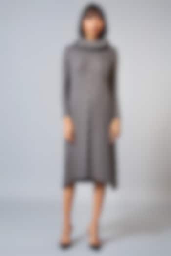 Dark Grey Chevron Pleated Shift Dress by Scarlet Sage at Pernia's Pop Up Shop 2026 Dark Grey Chevron Pleated Shift Dress by Scarlet Sage at Pernia's Pop Up Shop 2026