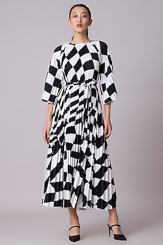Black & White Polyester Checkered Printed Maxi A-Line Dress by Scarlet Sage