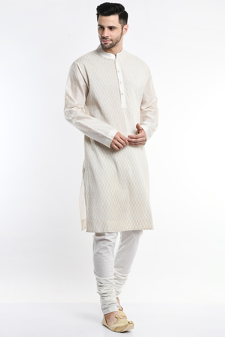 Ivory Embroidered Kurta Set by Samant Chauhan Men at Pernia's Pop Up Shop