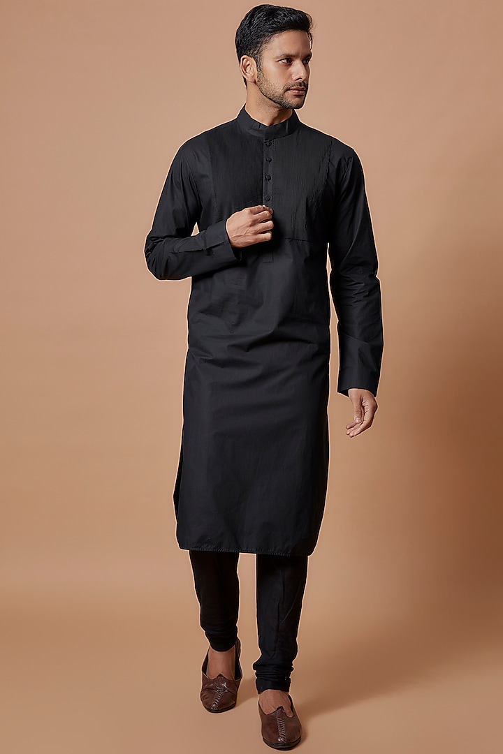 Black Chanderi Kurta Set by Samant Chauhan Men