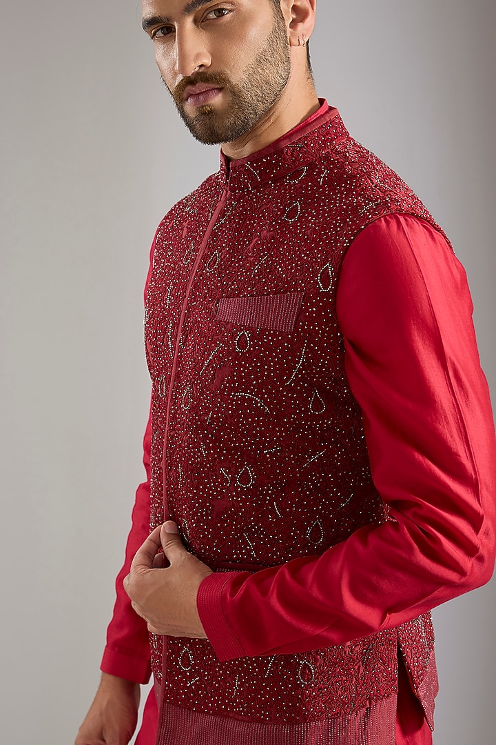 Red Silk Bundi Jacket Set by Samant Chauhan Men at Pernia's Pop Up Shop