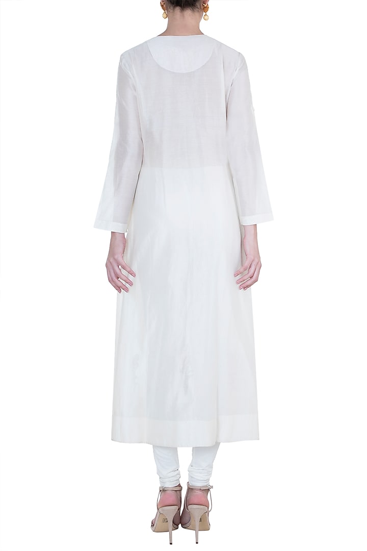 Off White Embroidered Kurta by Samant Chauhan at Pernia's Pop Up Shop