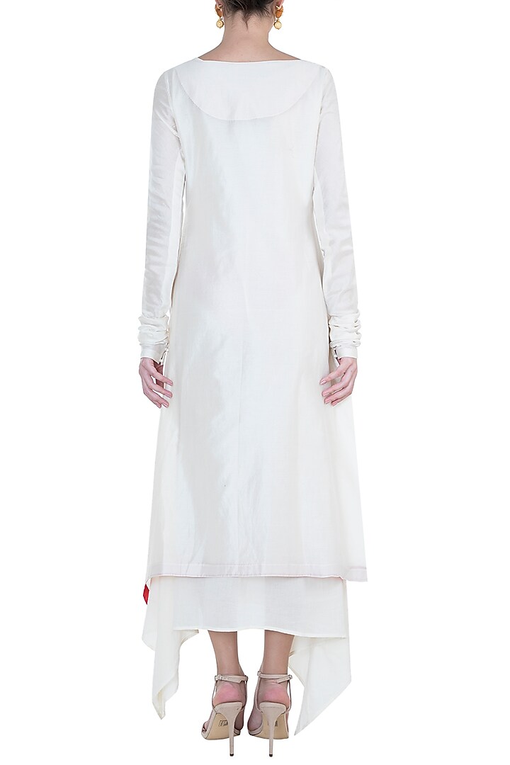 Off White Embroidered Kurta With Inner by Samant Chauhan at Pernia's Pop Up Shop