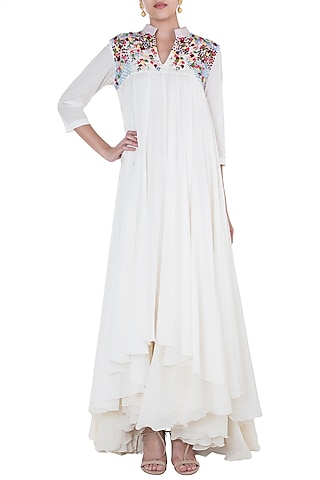 Off White Embroidered Anarkali Kurta With Inner Dress by Samant Chauhan