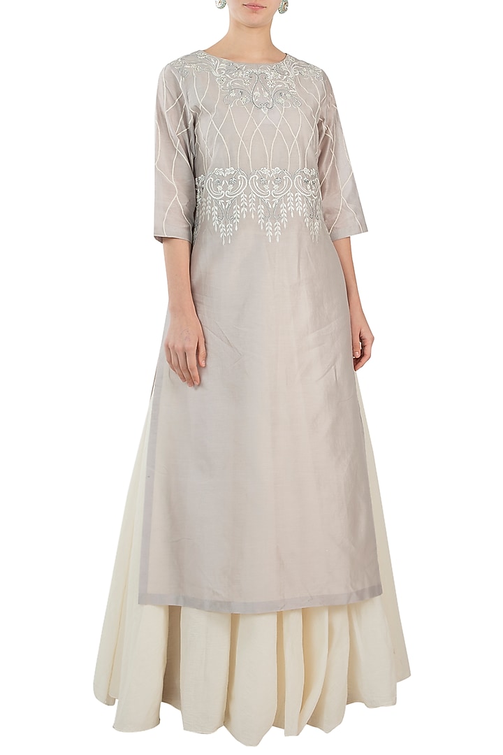 Grey Embroidered Kurta With Off White Inner Vacation Dress by Samant Chauhan at Pernia's Pop Up Shop