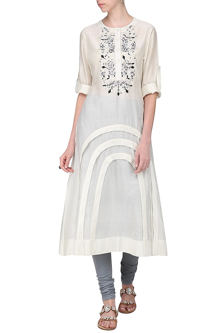 Off white embroidered kurta with churidar pants available only at Pernia's Pop Up Shop.
