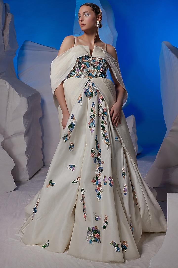 Ivory Organza Silk & Fine Cotton Bridal Gown by Samant Chauhan at Pernia's Pop Up Shop