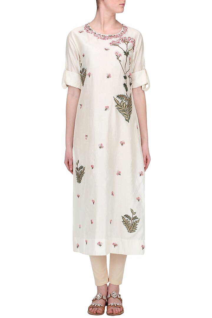 Off White thread embroidered kurta available only at Pernia's Pop Up Shop.