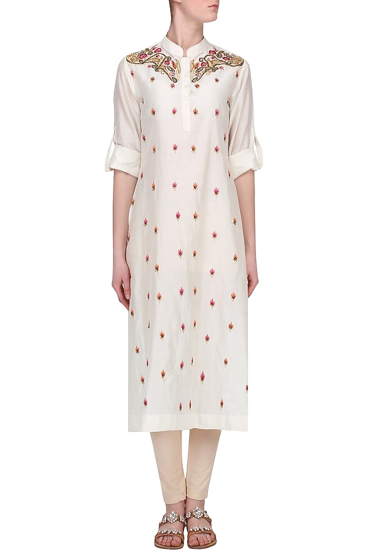 Off White thread embroidered kurta available only at Pernia's Pop Up Shop.