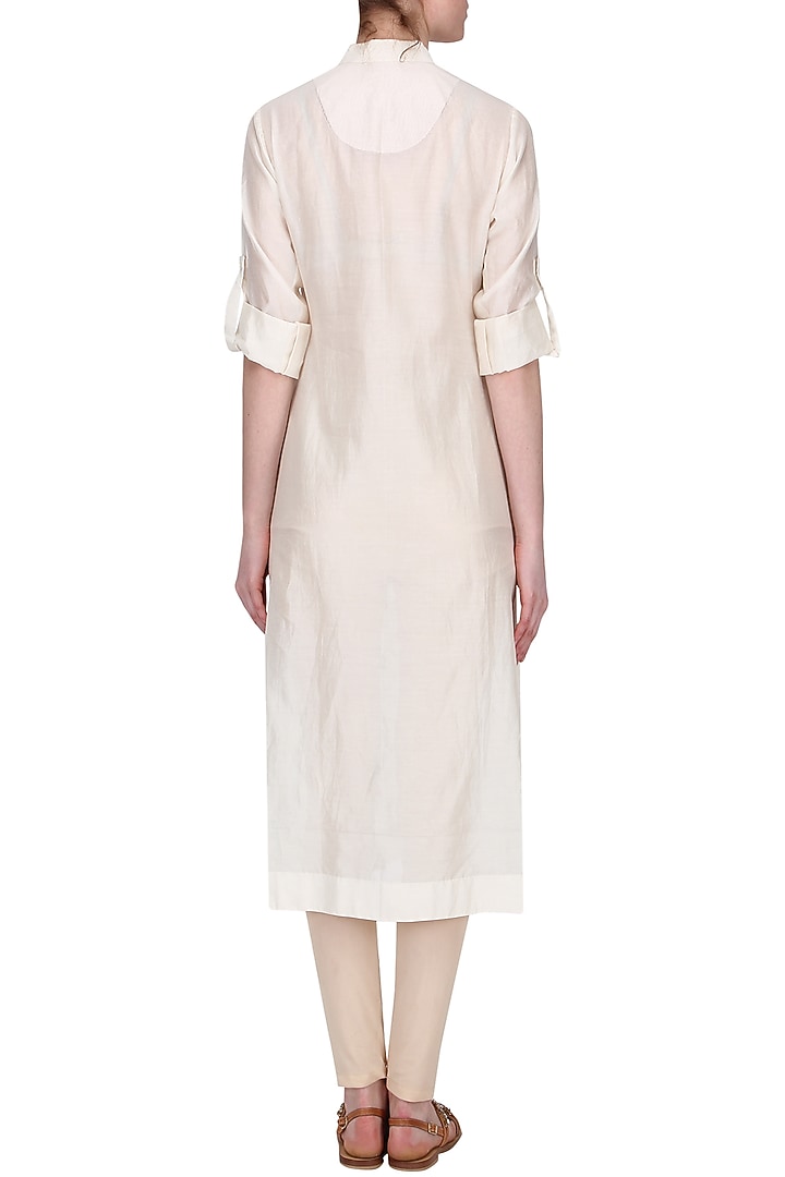 Off White thread embroidered kurta available only at Pernia's Pop Up Shop.