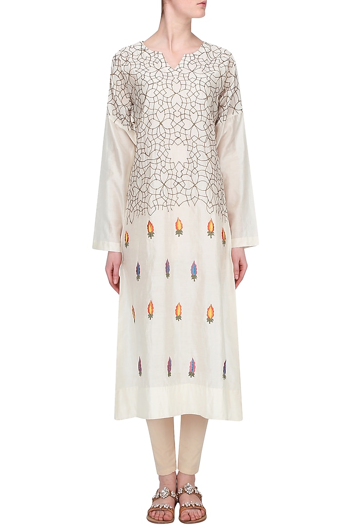 Off White thread embroidered kurta available only at Pernia's Pop Up Shop.