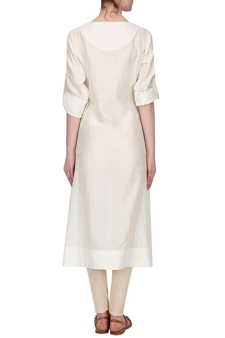 Off White thread embroidered kurta available only at Pernia's Pop Up Shop.