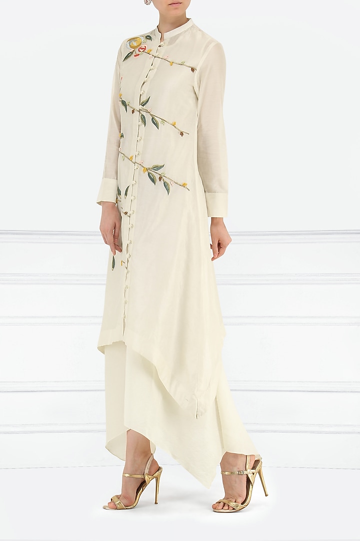 Off white embroidered asymmetrical layered kurta available only at Pernia's Pop Up Shop.