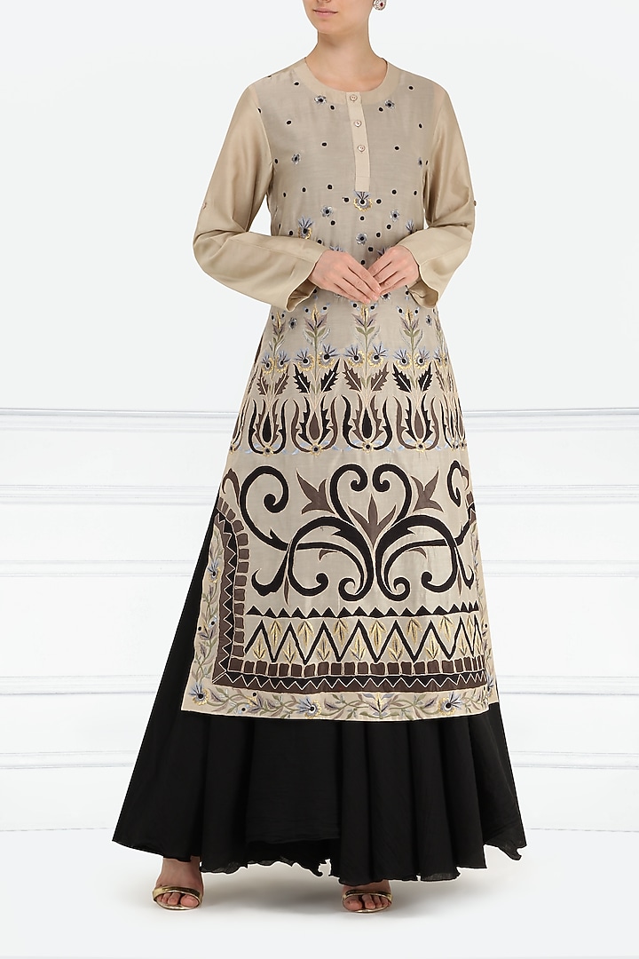 Grey and black embroidered layered kurta available only at Pernia's Pop Up Shop.