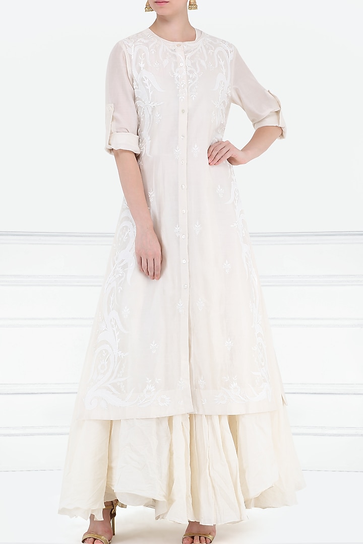 Off white embroidered layered kurta available only at Pernia's Pop Up Shop.