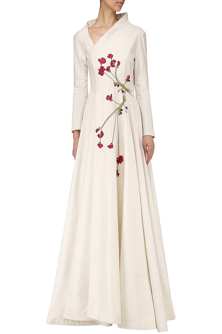 Off white embroidered gown available only at Pernia's Pop Up Shop.
