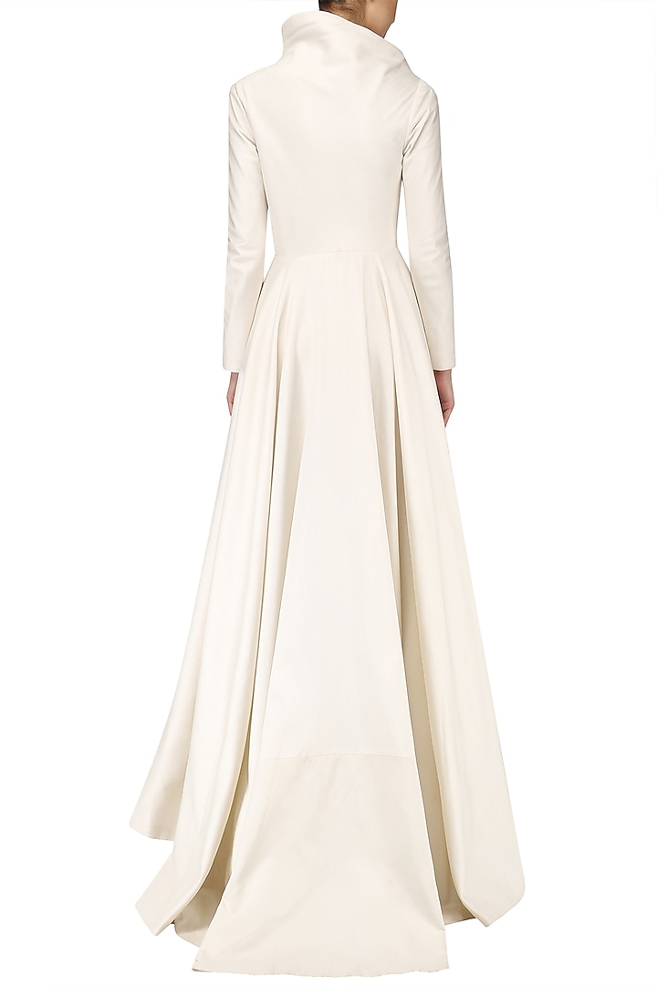 Off white embroidered gown available only at Pernia's Pop Up Shop.
