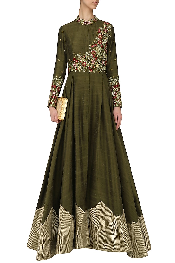 Brown floral embroidered gown available only at Pernia's Pop Up Shop.