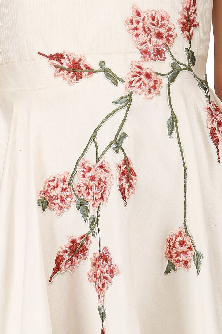 Off white embroidered off shoulder gown available only at Pernia's Pop Up Shop.