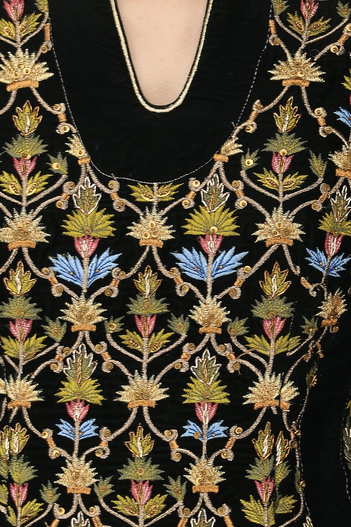 Green and red embroidered kurta set available only at Pernia's Pop Up Shop.