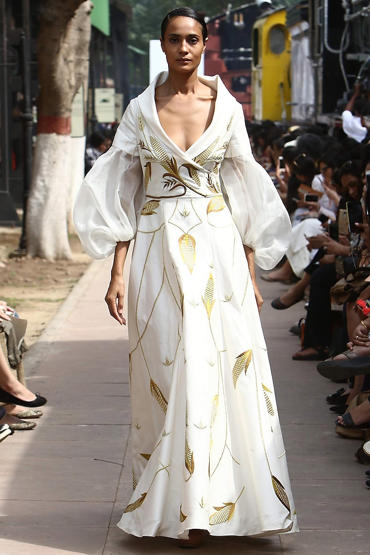 Off white thread and zari work overlap neck gown available only at Pernia's Pop Up Shop.