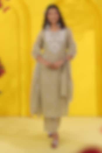 Beige Cotton Mulmul Embroidered Kurta Set by Scakhi Luxe at Pernia's Pop Up Shop