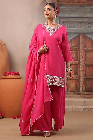 Fuchsia Cotton Mulmul Gota Work Kurta Set by Scakhi Luxe