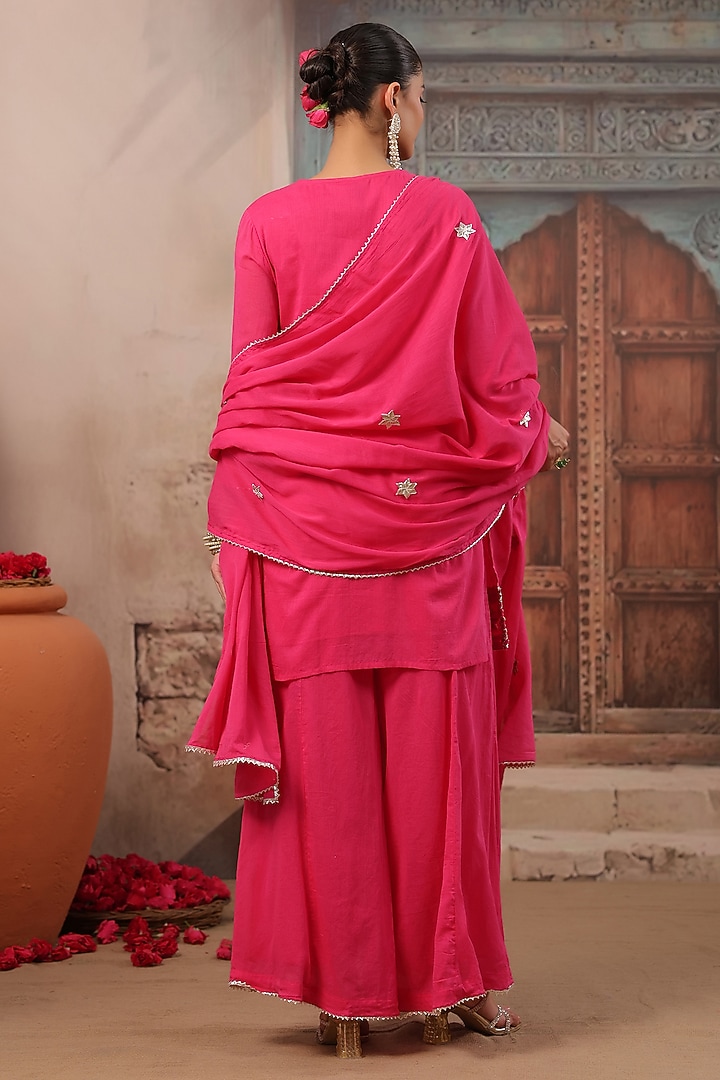Fuchsia Cotton Mulmul Gota Work Kurta Set by Scakhi Luxe at Pernia's Pop Up Shop