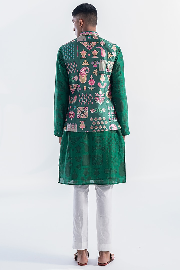 Emerald Sea Green Dupion Printed Bundi Jacket by Siddhartha Bansal Men at Pernia's Pop Up Shop