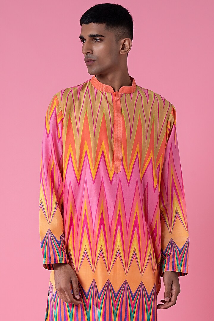 Yellow Chanderi Embroidered Kurta Set by Siddhartha Bansal Men at Pernia's Pop Up Shop