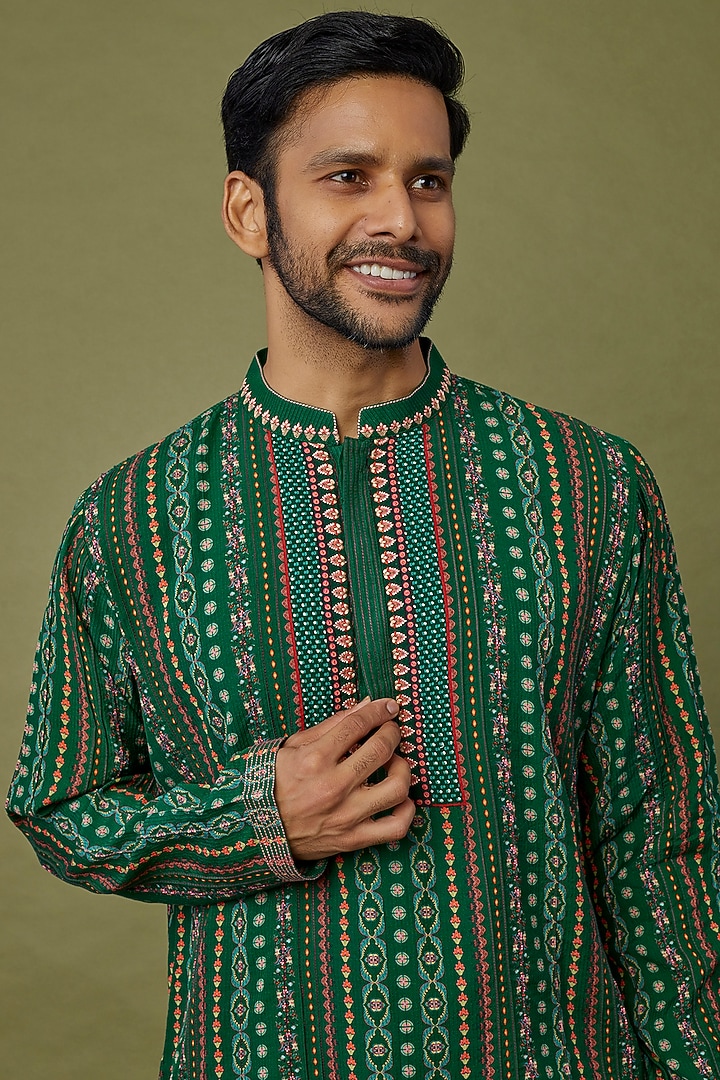 Emerald Green Viscose Striped Printed Kurta by Siddhartha Bansal Men at Pernia's Pop Up Shop