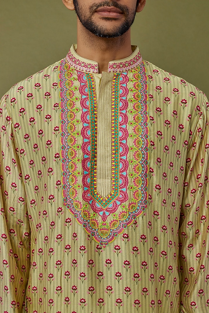 Lime Green Cotton Chanderi Digital Printed & Thread Embroidered Kurta by Siddhartha Bansal Men at Pernia's Pop Up Shop
