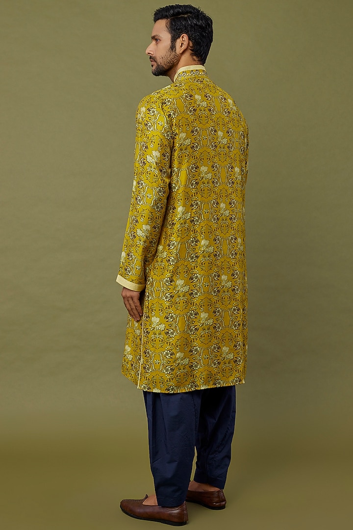 Olive Green Cotton Chanderi Digital Printed & Embroidered Kurta by Siddhartha Bansal Men at Pernia's Pop Up Shop