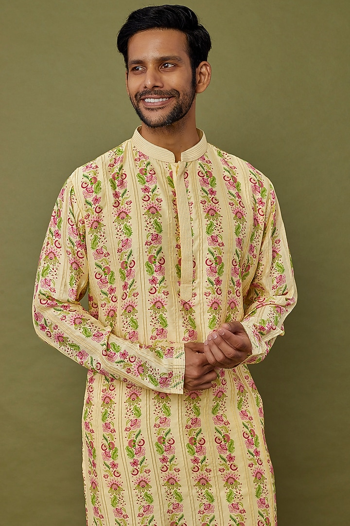 Yellow Cotton Chanderi Digital Printed Kurta by Siddhartha Bansal Men at Pernia's Pop Up Shop