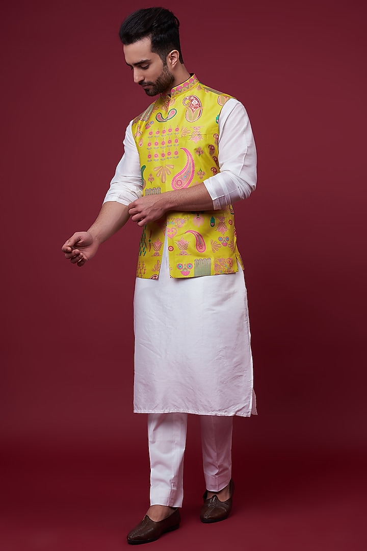 Lemonade Yellow Dupion Digital Printed Bundi Jacket by Siddhartha Bansal Men at Pernia's Pop Up Shop