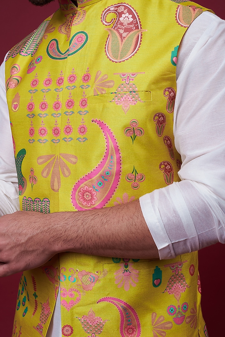 Lemonade Yellow Dupion Digital Printed Bundi Jacket by Siddhartha Bansal Men at Pernia's Pop Up Shop