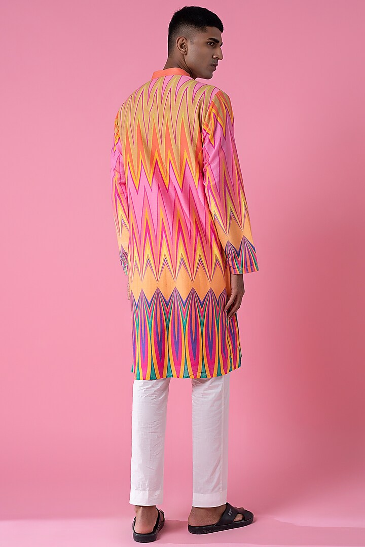 Yellow & Pink Chanderi Chevron Printed Kurta by Siddhartha Bansal Men at Pernia's Pop Up Shop
